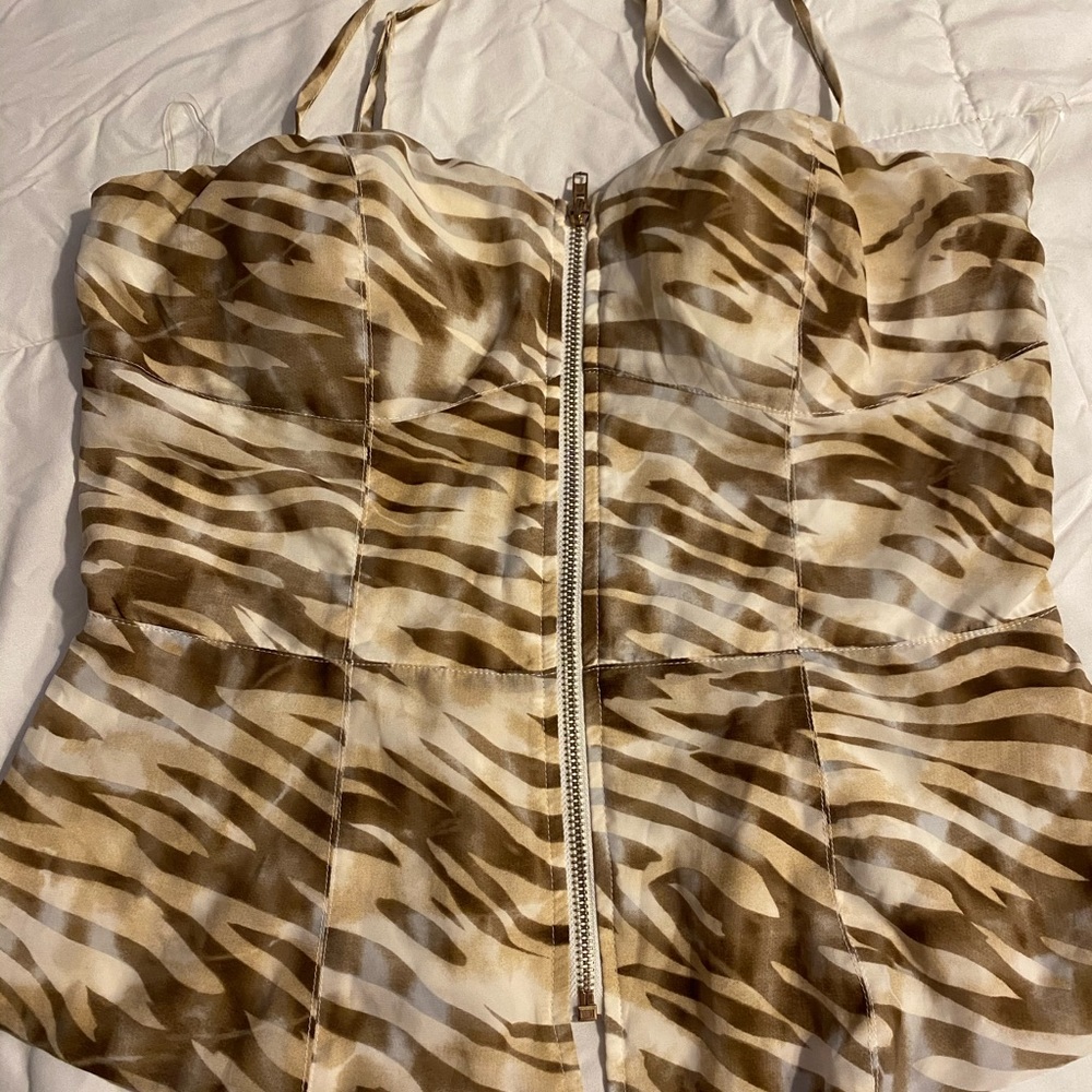 Guess top